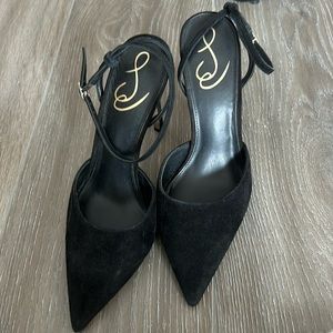 Black suede Sam Edelman pointed toe pump
